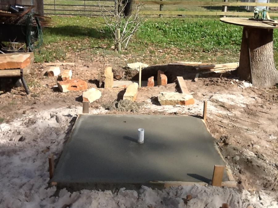Pic 5 - Poured Firebox and Smoke House Slabs.jpg