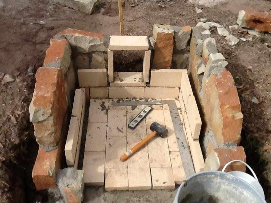 Pic 8 - Laying Firebrick.jpg