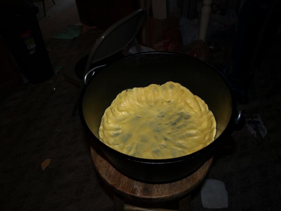 Pie crust in Dutch oven 10-18-2011.jpg