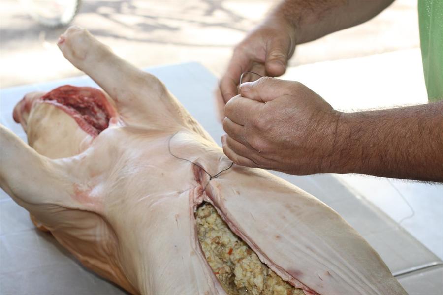 pigroast 2010 018.JPG