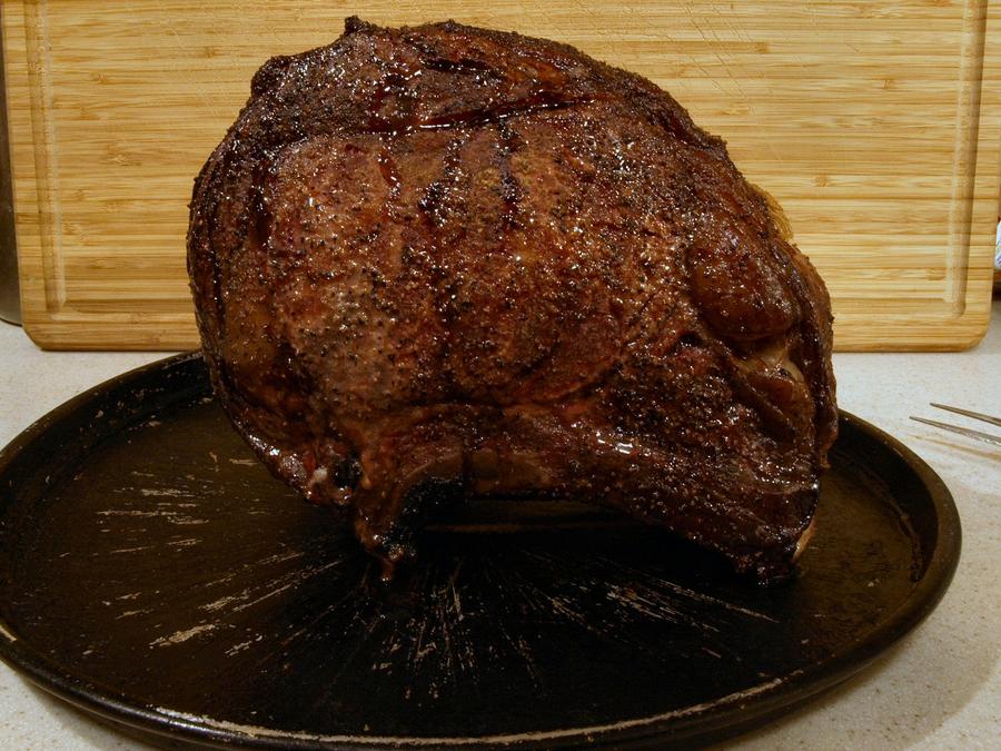 Prime rib out of smoker 12-19-2010.jpg