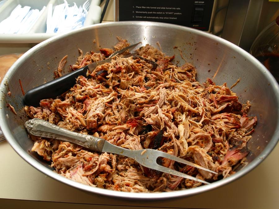 pulled pork 7-23-2010.JPG