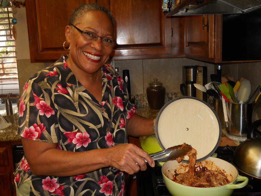 Q-view warming up pulled pork.JPG