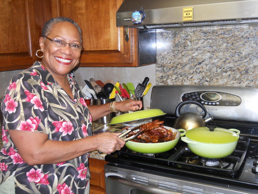 Q-view warming up ribs.JPG