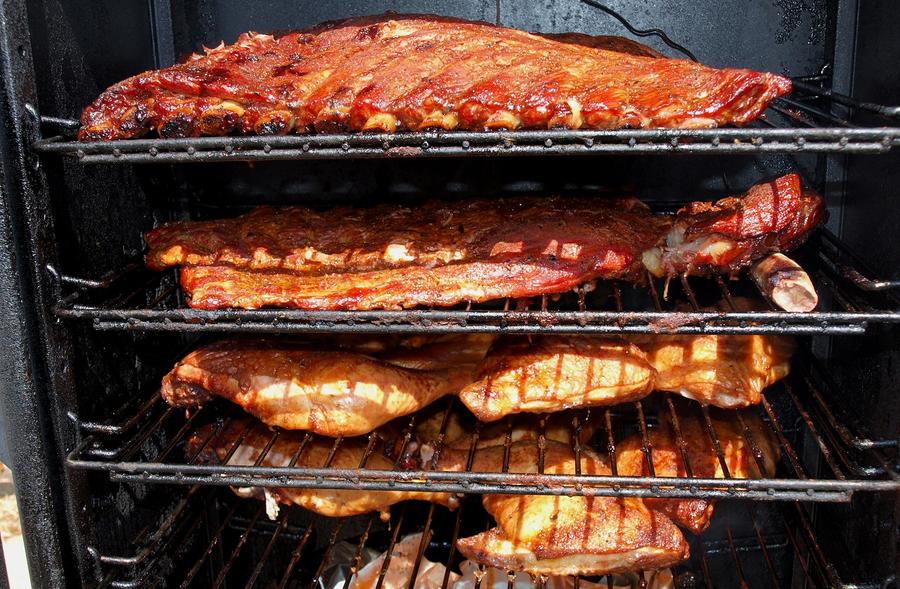 ribs and chicken 1 hour to go 5-28-2012.jpg