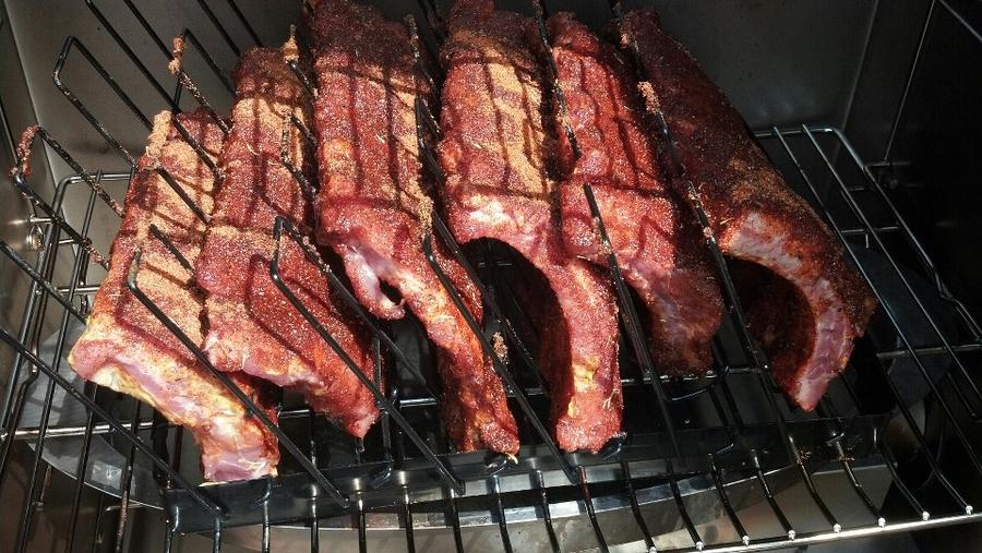 ribsinthesmoker.jpg