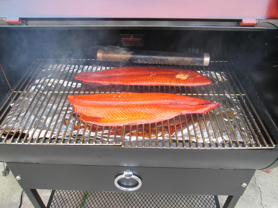 Salmon Smoking 006.JPG