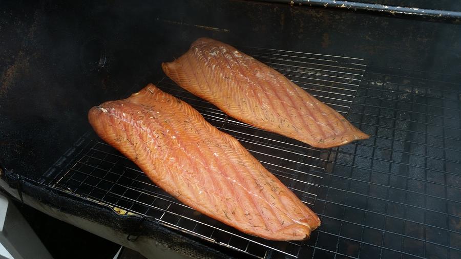 Salmon smoking.jpg