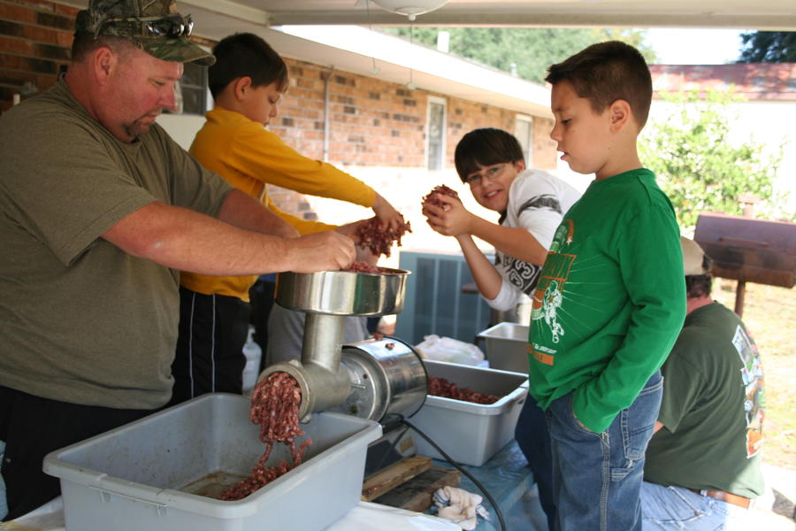 sausage making 033.JPG