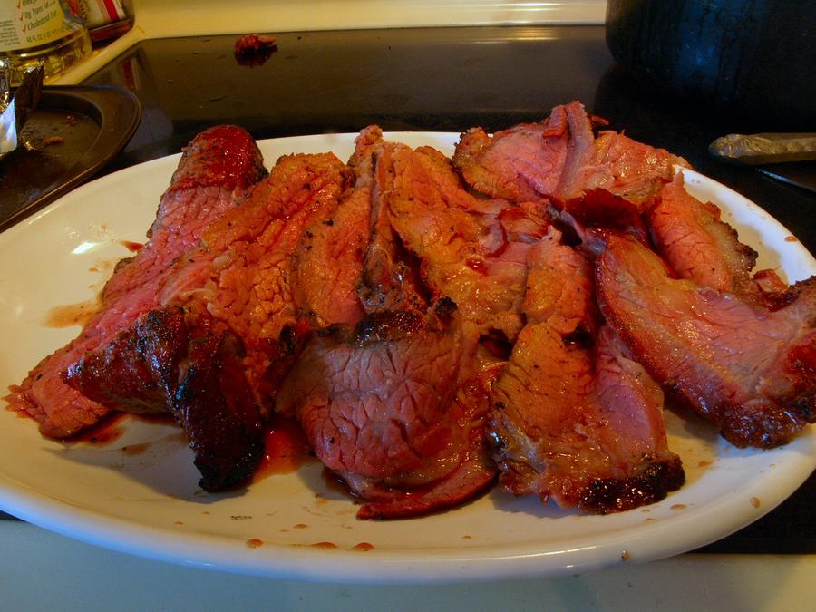 sliced tri tip 5-13-2011.jpg
