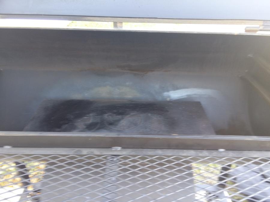 Smoker Barrel With Damper.jpg