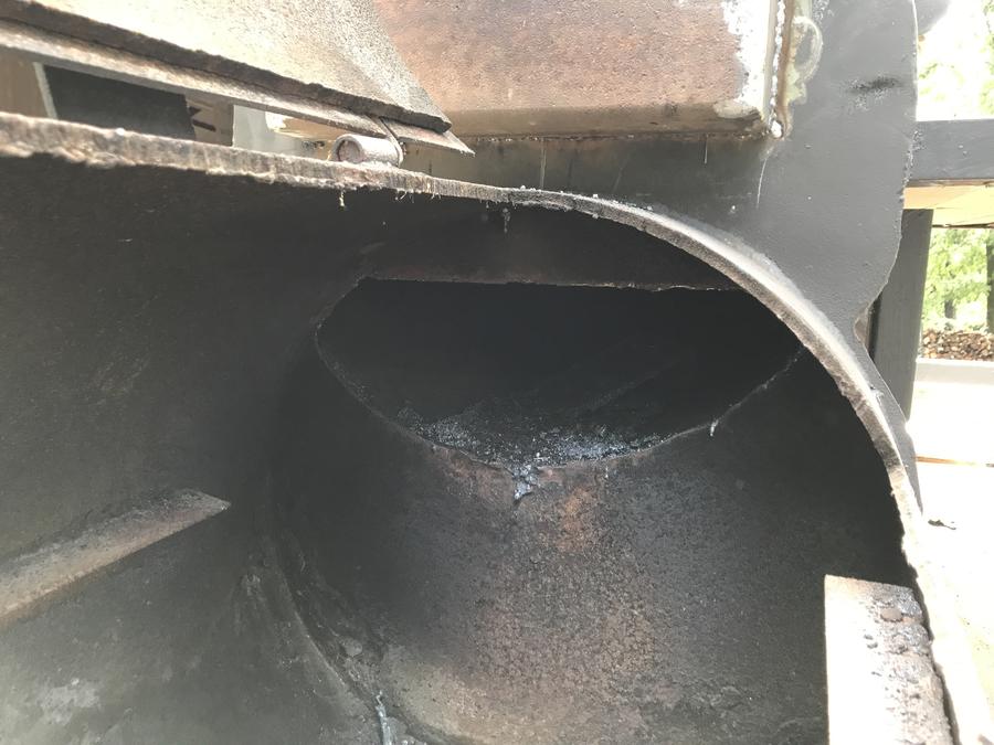 smoker cook chamber inlet.JPG