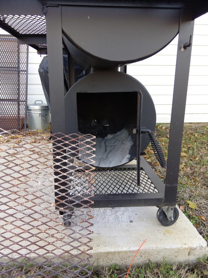 Smoker Fire Box Without Grate.jpg