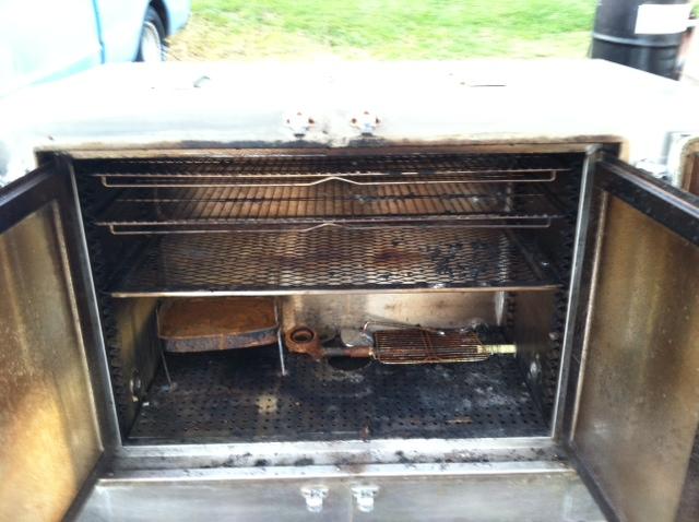 smoker inside 2.JPG