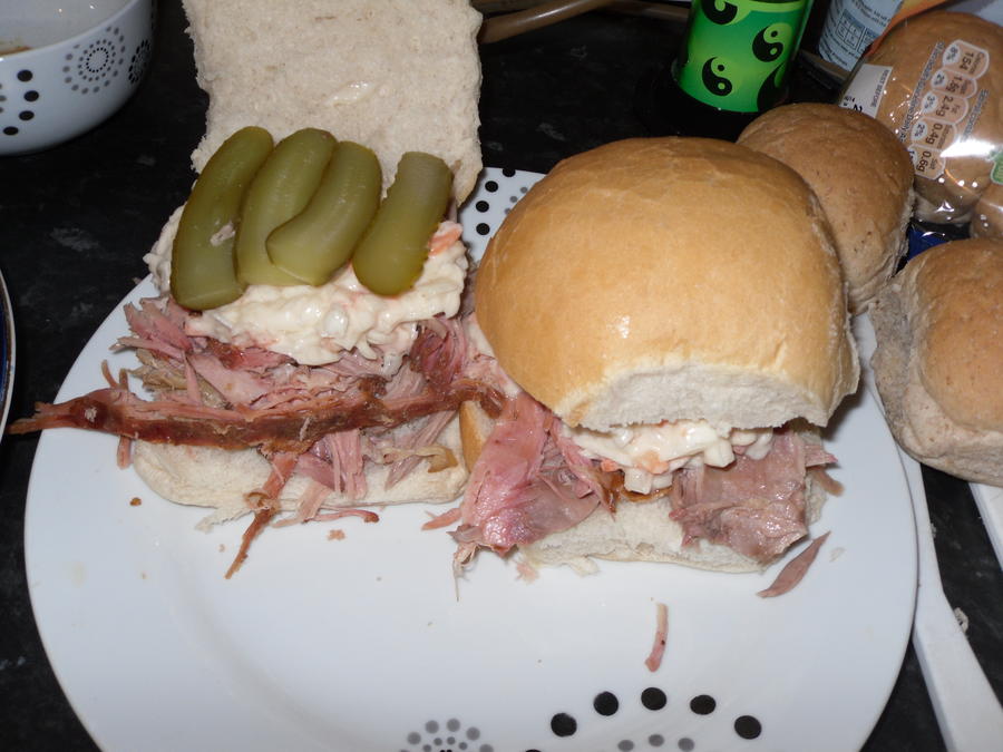 smoking pork shoulder 013.JPG