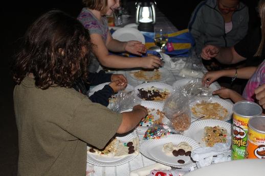 So Cal Gathering_Kidsmakingpizza.jpeg