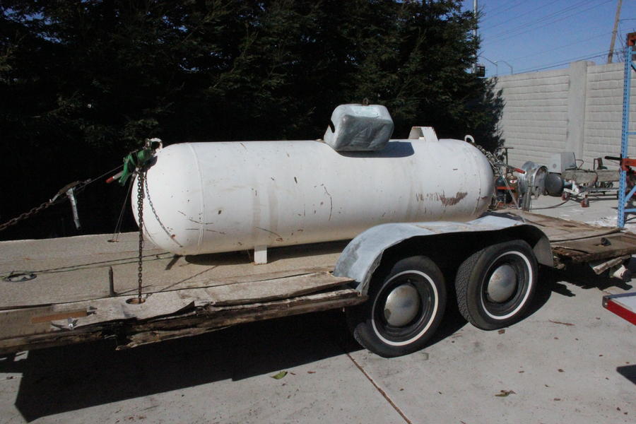 tank and trailer 003.JPG