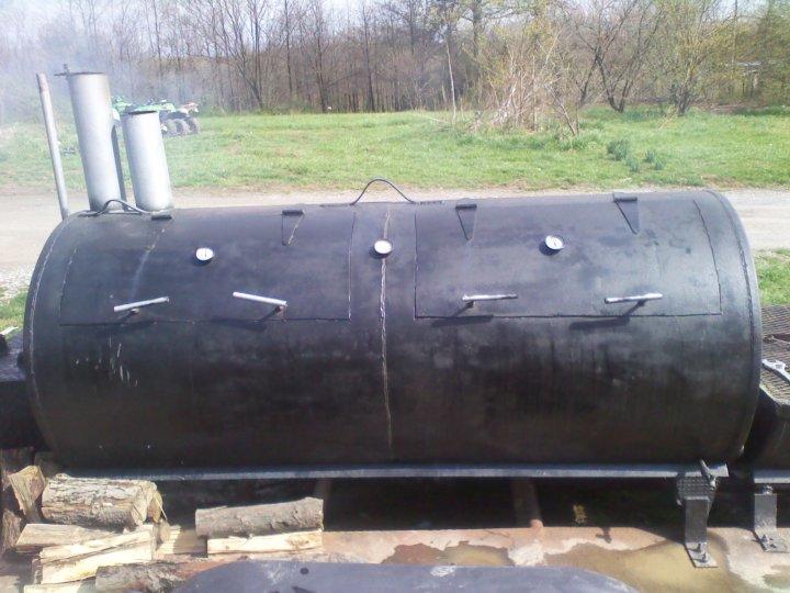 The Runt cookin some butts.jpg