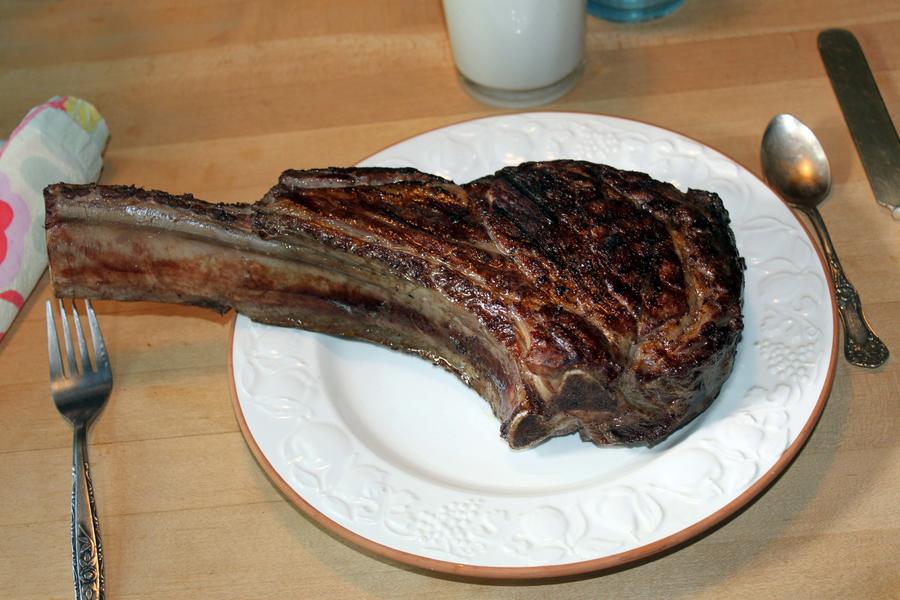 tomahawk steak 1 2016 06 SM.jpg