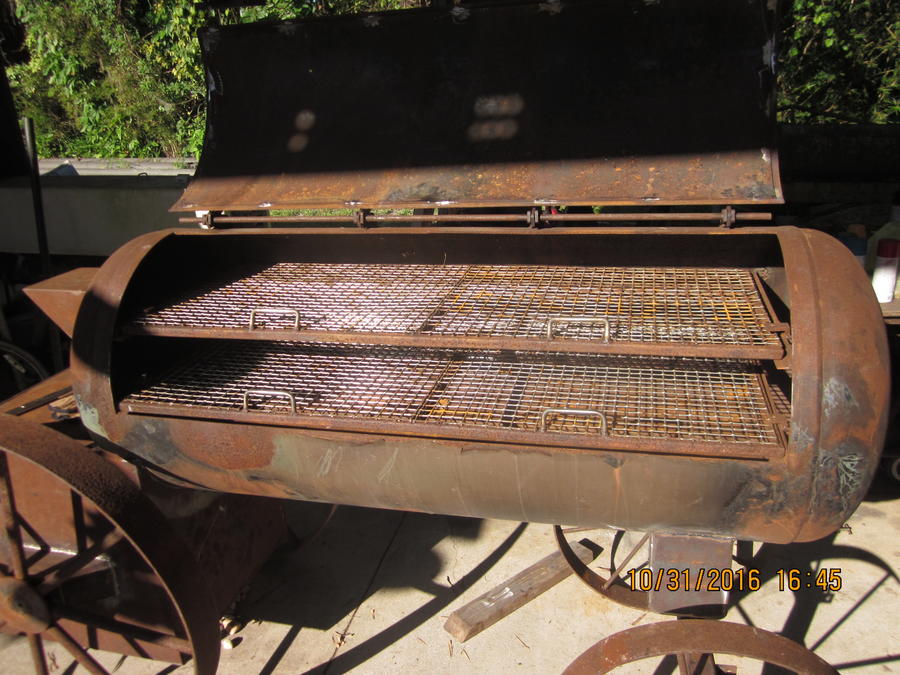 Tractor Smoker 007.JPG