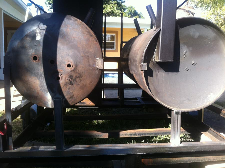 trailerbbqfront 001.JPG