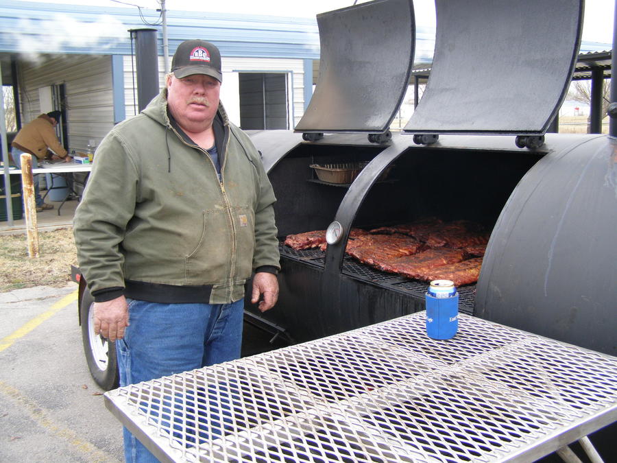 travelin' smoker pic 2.JPG