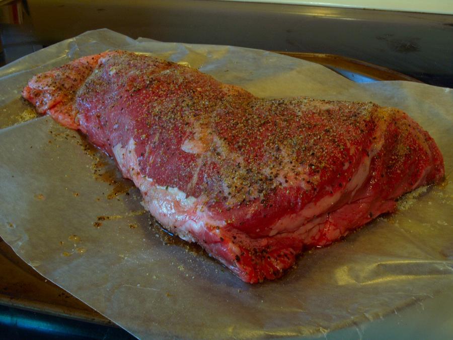 tri tip seasoned 5-13-2011.jpg