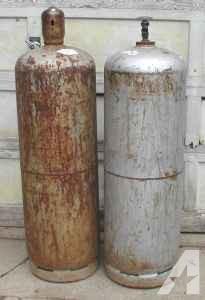 two-100-lb-propane-tanks.jpg