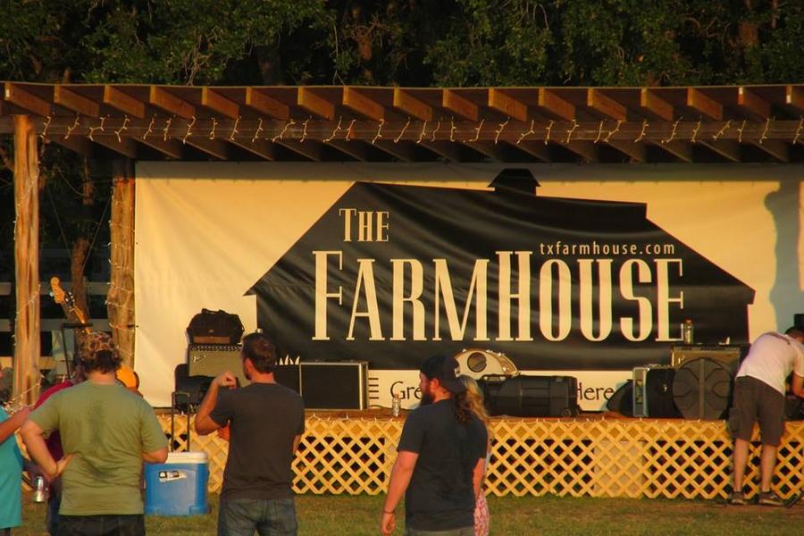 txfarmhouse.jpg