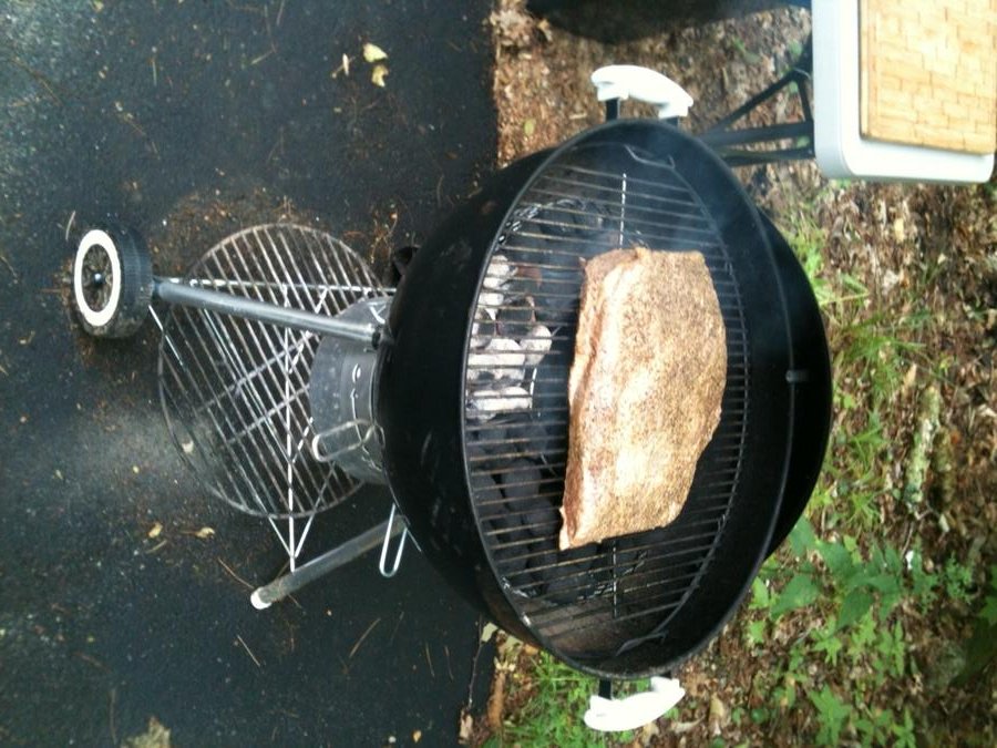 Weber 22.5 Charcoal Basket with Brisket.JPG